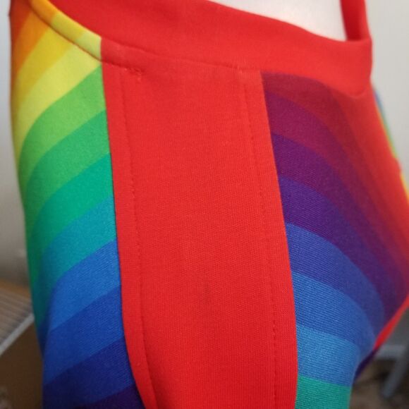 NWT UGG PRIDE Love Rainbow Stripes Logo T-Shirt Size Medium - Picture 13 of 16